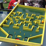 Labyrinth carnival game